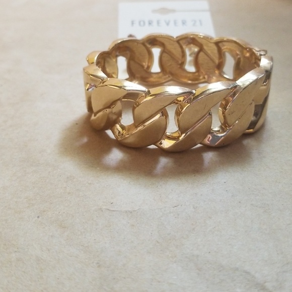 Gold Chain Link Braclet - Picture 1 of 2